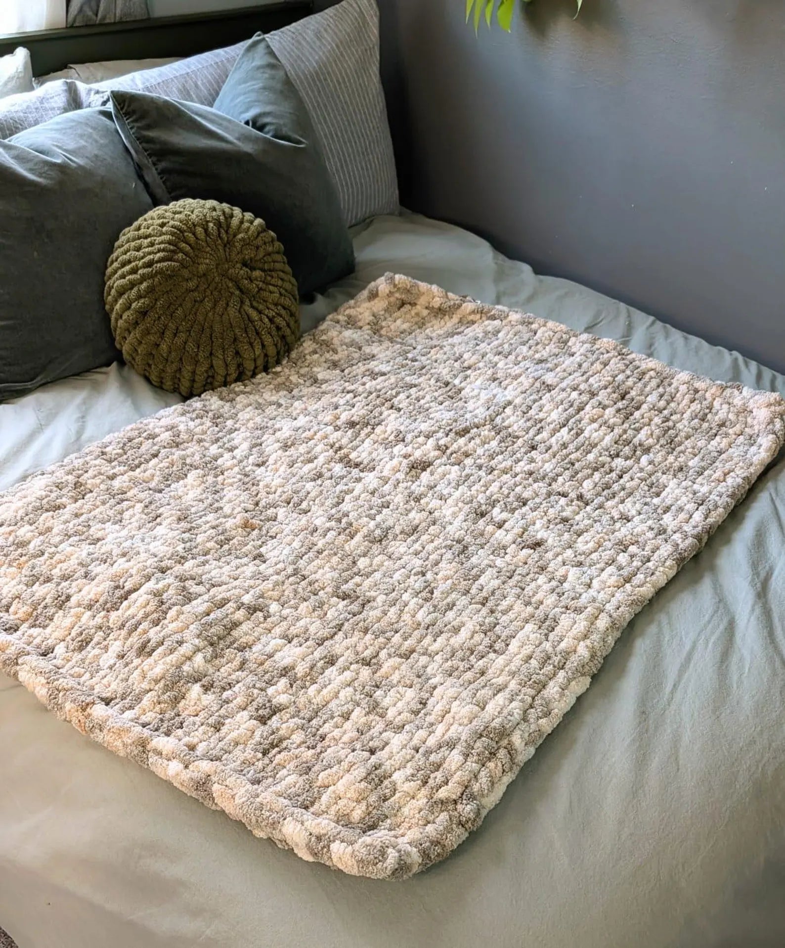 Foam Chunky Knit Blanket