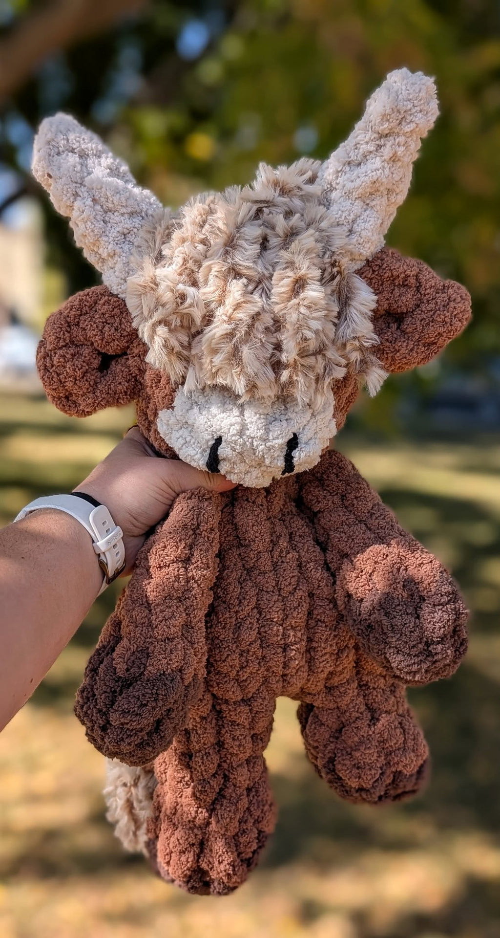Chunky Knit Highland Cow Snuggler