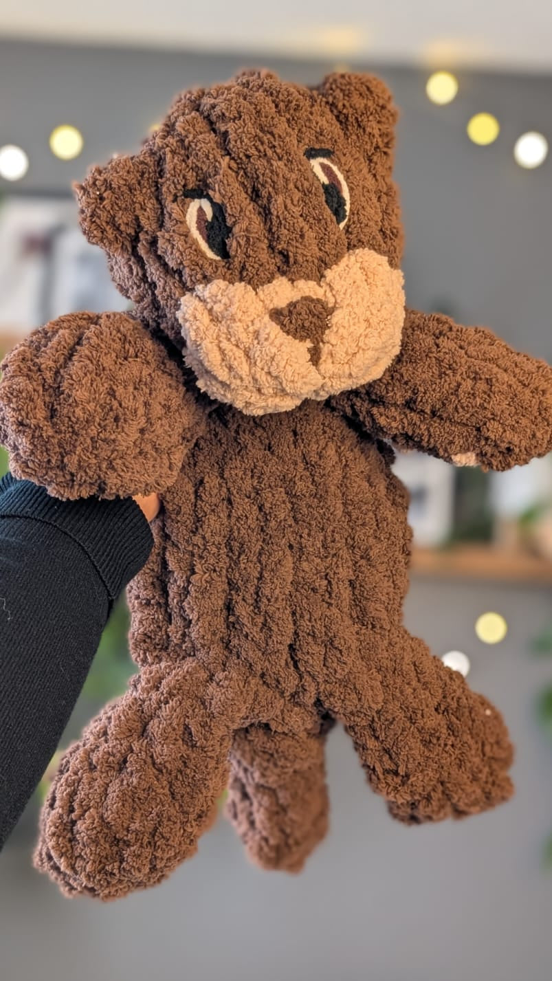Chunky Knit Otter Snuggler