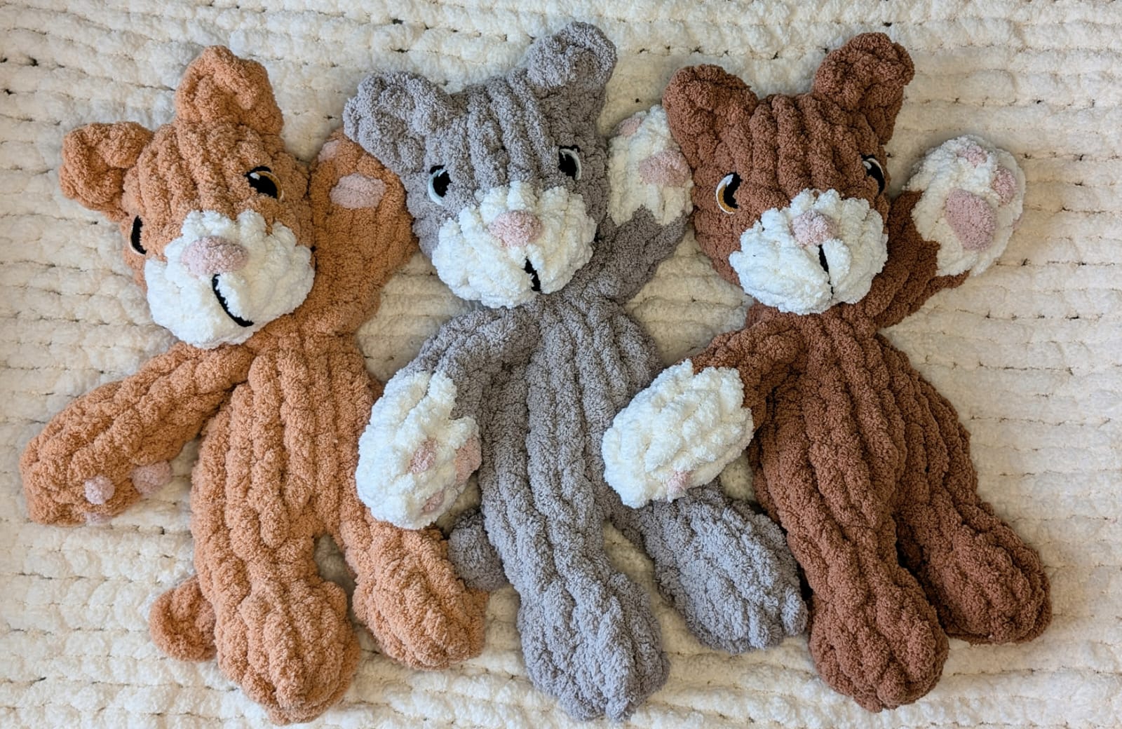 Chunky Knit Cat Snuggler