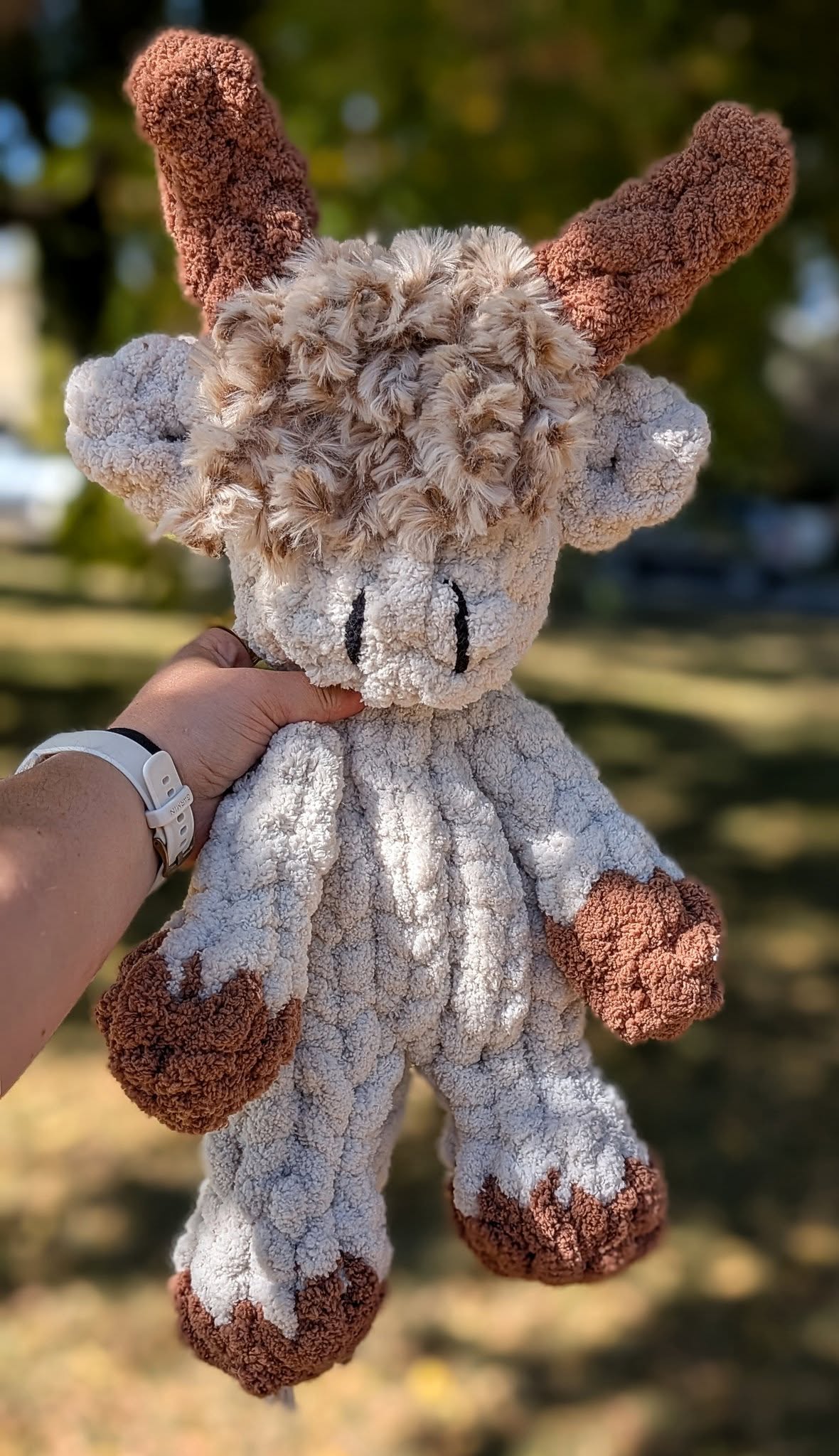 Chunky Knit Highland Cow Snuggler