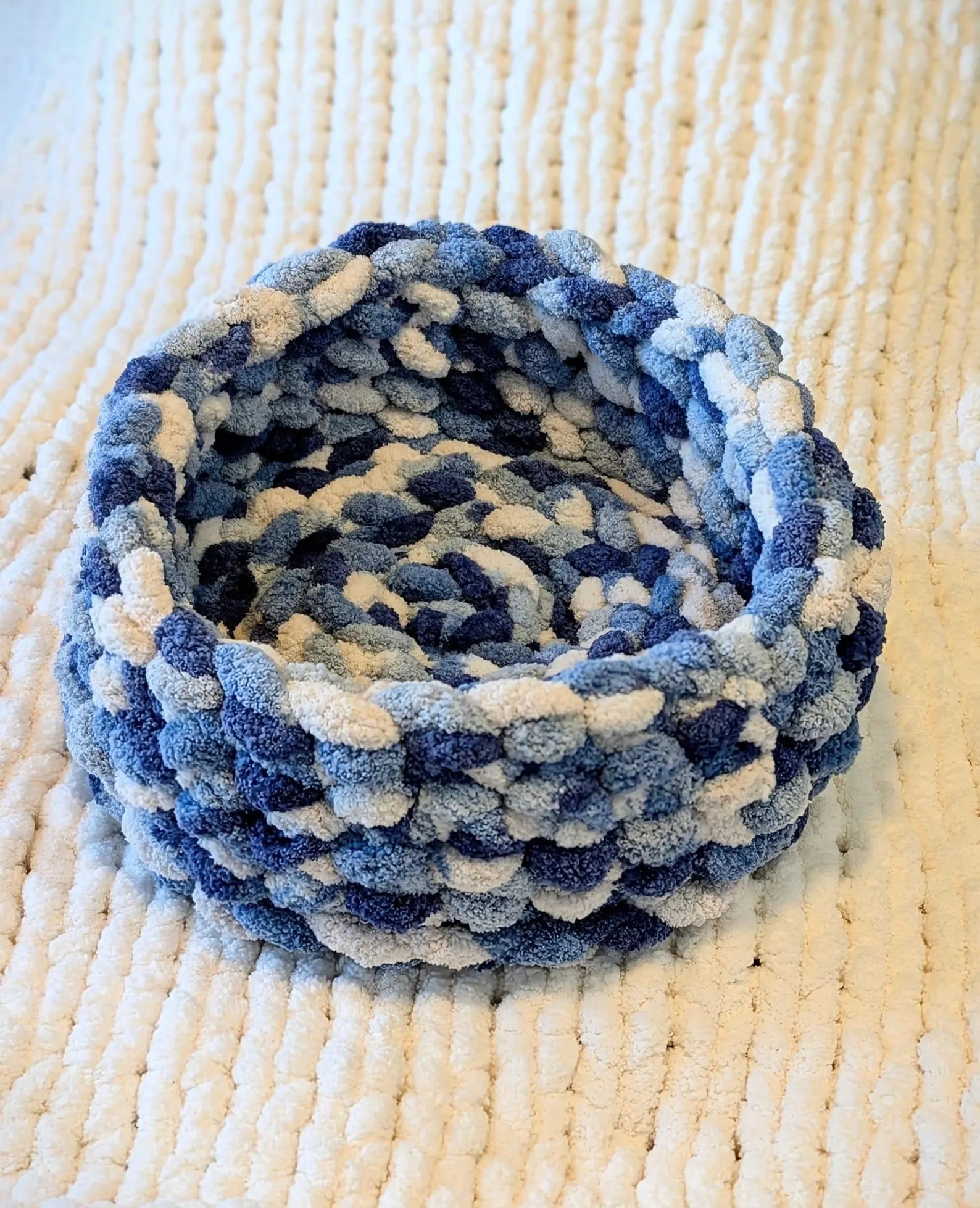 Multi Blue Pet Bed 15”
